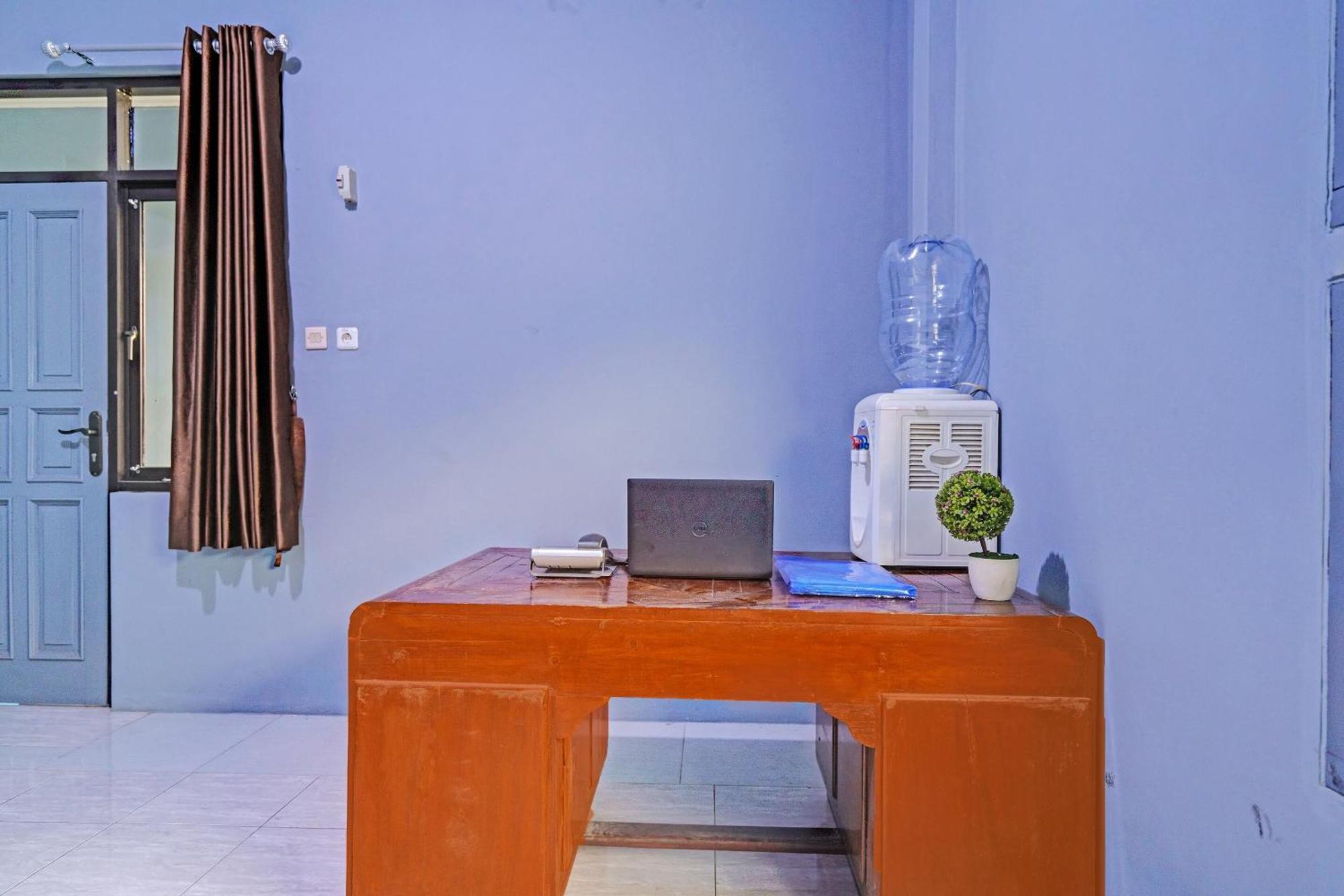 Oyo Life 91592 Aaliya Guest House Syariah Lebakwangi Экстерьер фото